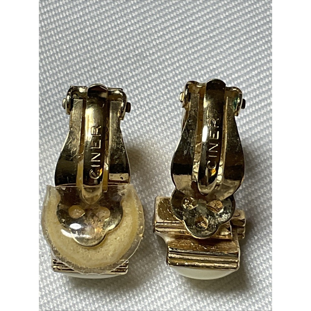 Vintage Ciner Ivory Enamel Clip On Earrings 1980s Signed Classic Clean - Picture 4 of 8